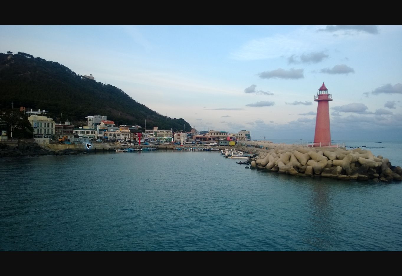 부산 청사포 바다와 해안 마을 전경