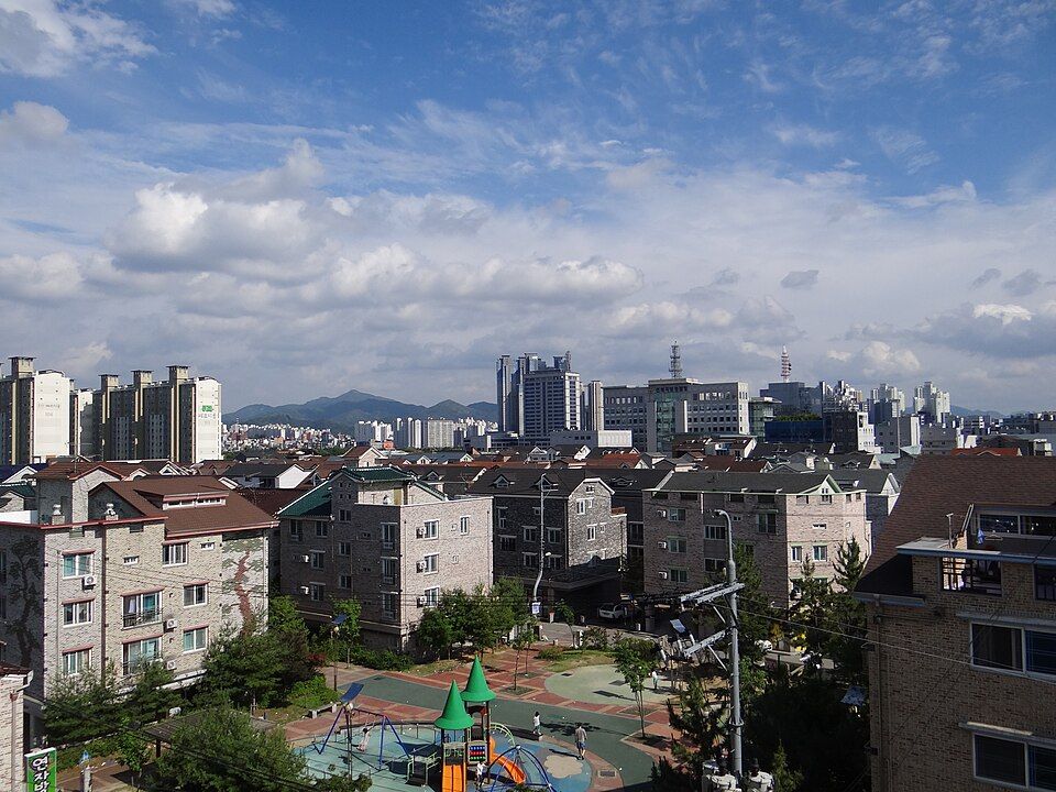 전주 도심 거리와 주변 건물